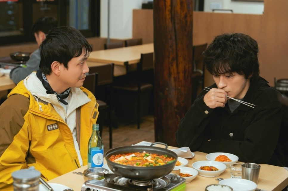 오정세 구교환 박해준 눈빛 결투 이 장면이 유독 화제 된 이유는 이미지 4