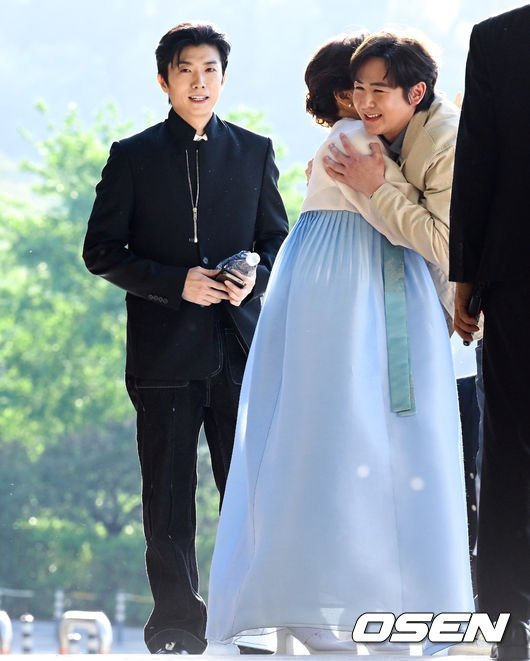 옥택연 결혼식 2PM 완전체 참석 관계 하나로 흐름이 바뀌었다 이미지 4