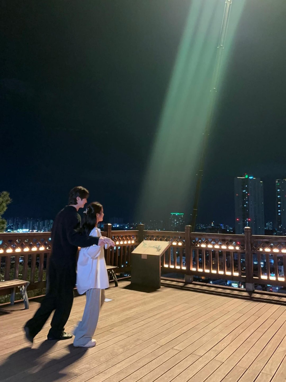 변우석 요트 위 아이유 키스씬 짧은 장면 하나로 반응 터졌다 이미지 2