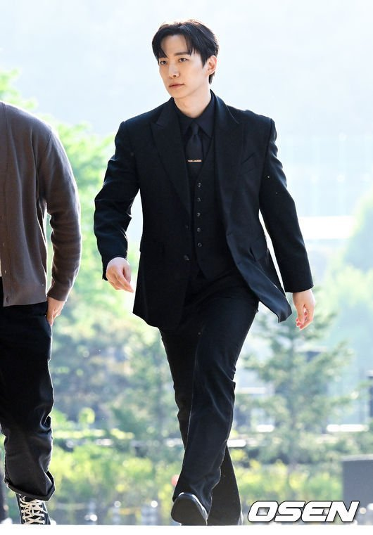 옥택연 결혼식 2PM 완전체 참석 관계 하나로 흐름이 바뀌었다 이미지 2