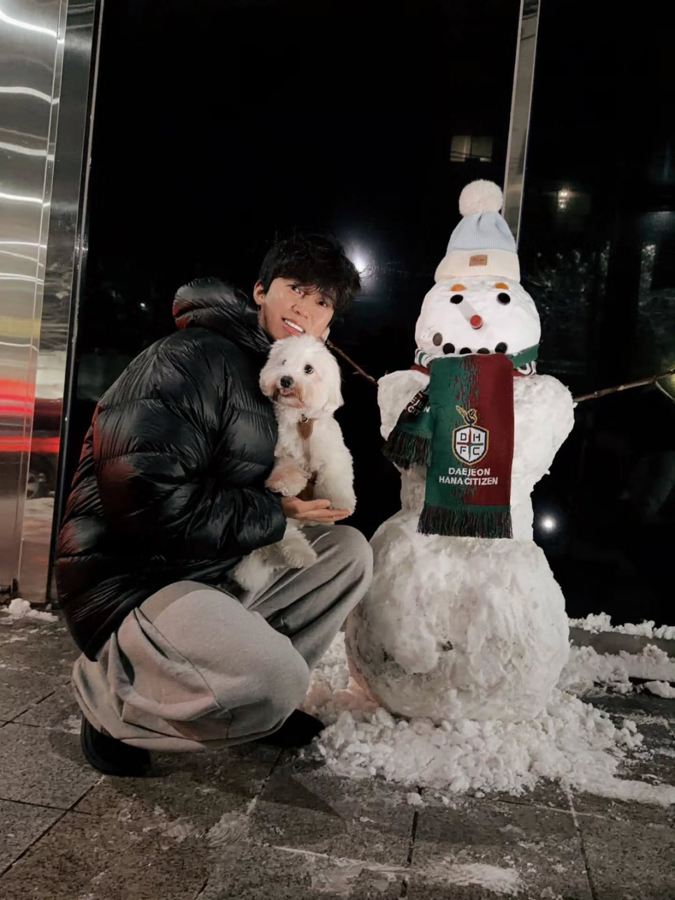 임영웅 4월 가수 브랜드평판 톱2 갑자기 시선이 쏠린 이유 뭐지 이미지 2