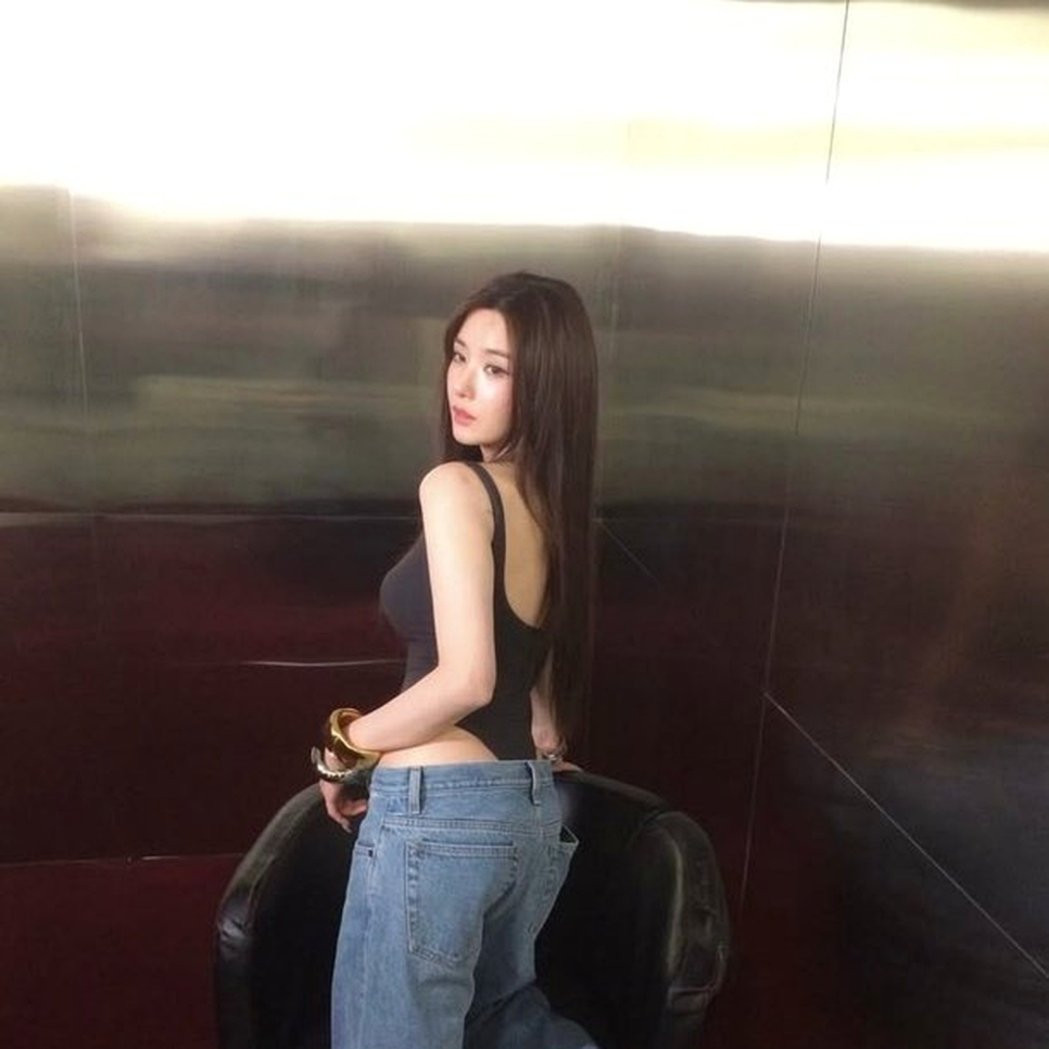 권은비 파격 뒤태 워터밤 기대감 근황 하나로 분위기 바뀌었다 이미지 6