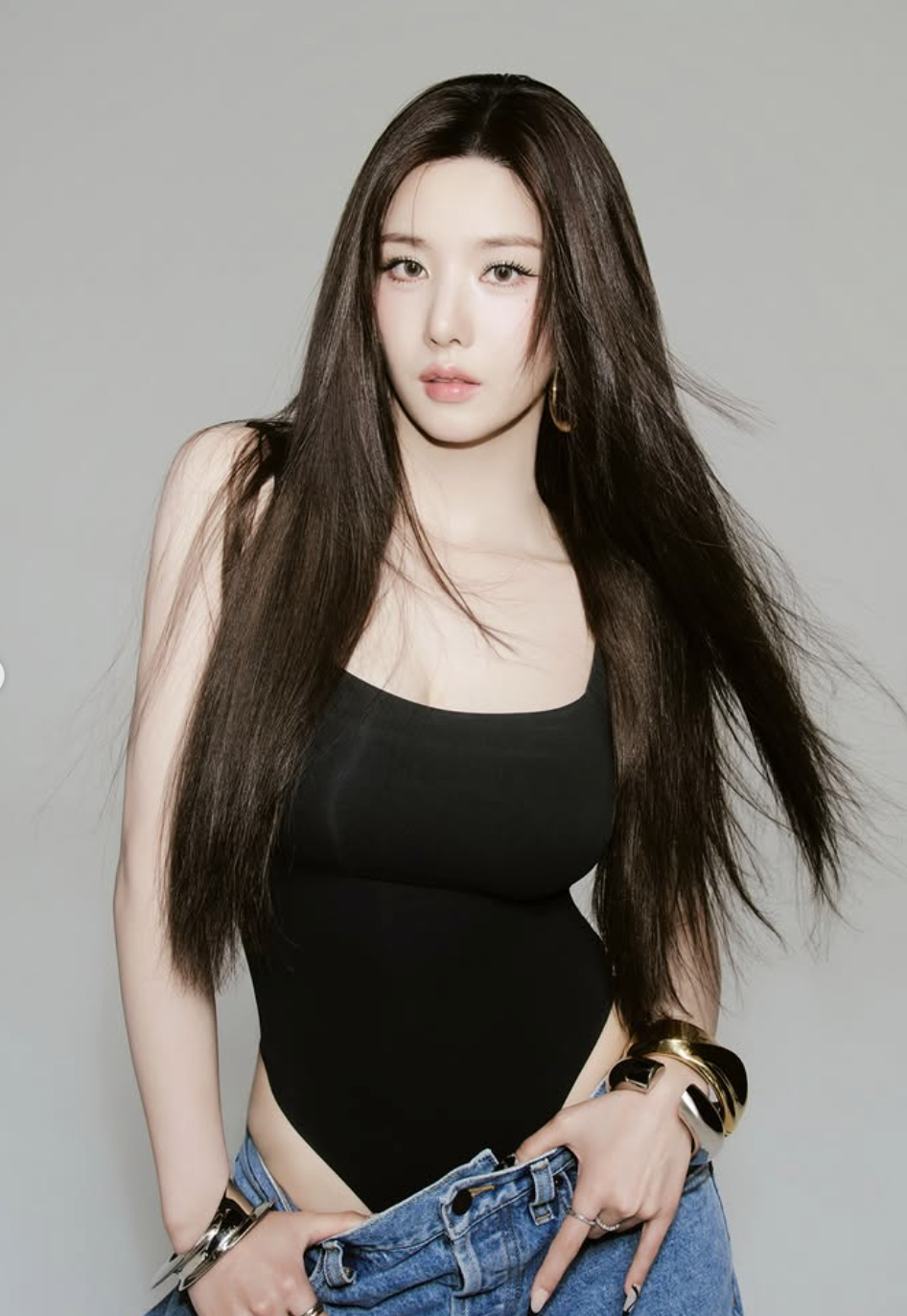 권은비 새 소속사 이적 후 분위기 변신에 반응 쏟아진 이유 왜 요즘 더 눈길이 가는 걸까 이미지 6