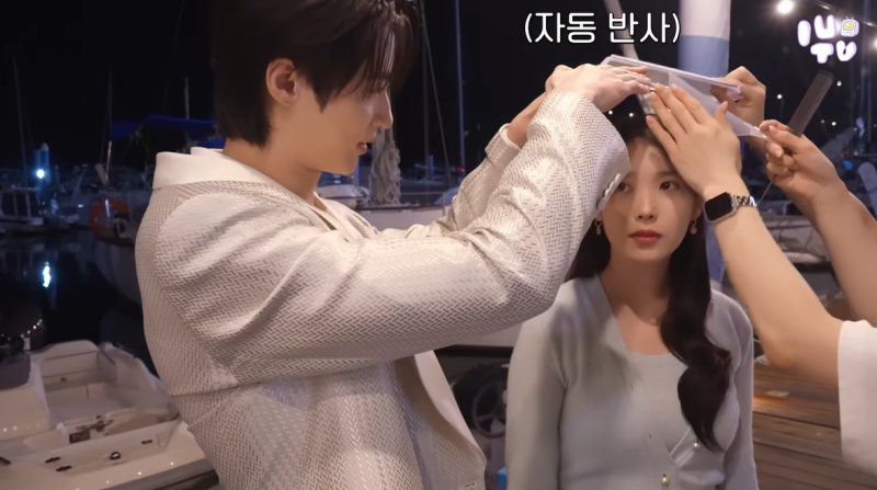 변우석 아이유 자동 손우산 챙김 현실에서도 매너남 인증 요즘 다시 관심이 커진 이유 이미지 4