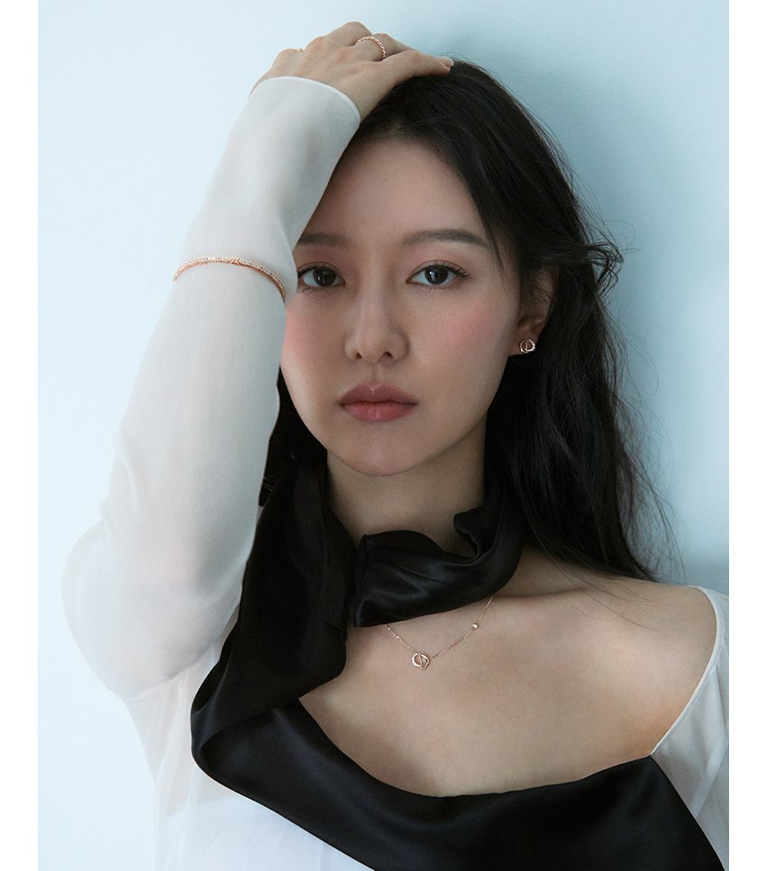 김지원 엘르X스톤헨지 화보 공개 배경화면 각 난리났다 지금 보니 느낌이 완전히 다르다~! 이미지 4