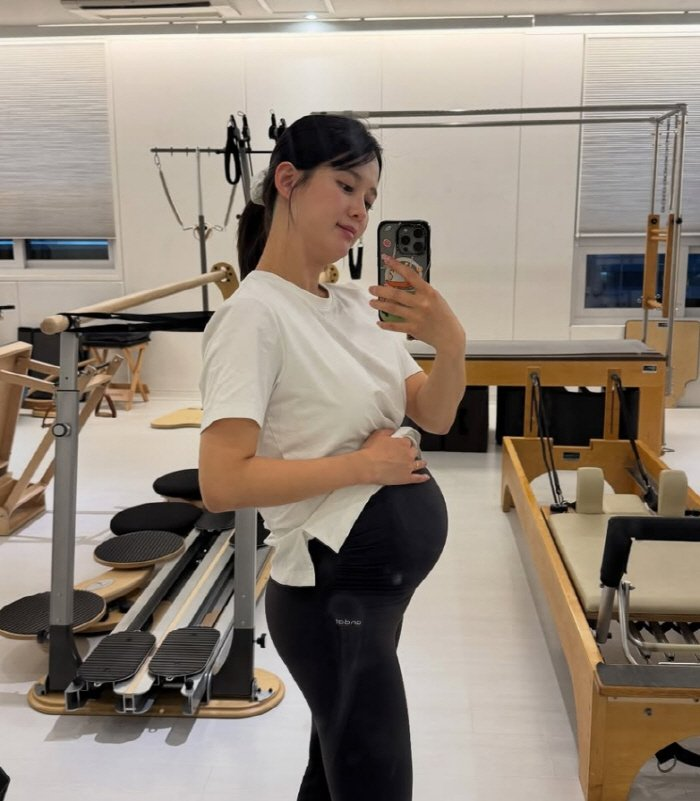 남보라 출산 임박 왜 요즘 더 눈길이 가는 걸까 이미지 3