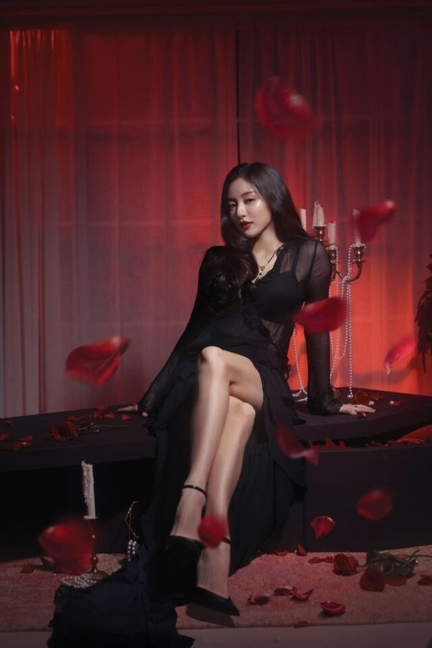 트와이스 지효 언더웨어 화보 예전과 완전히 달라졌다 이미지 4