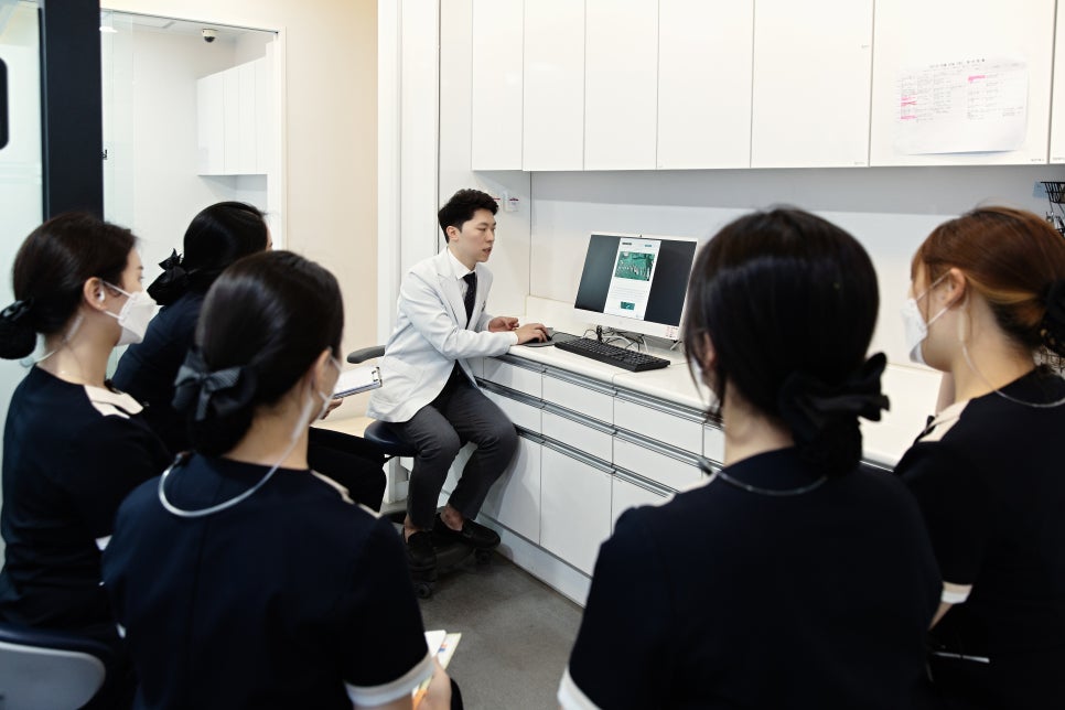 장기동임플란트 치아를 하나 잃은 후에 생기는 변화는?