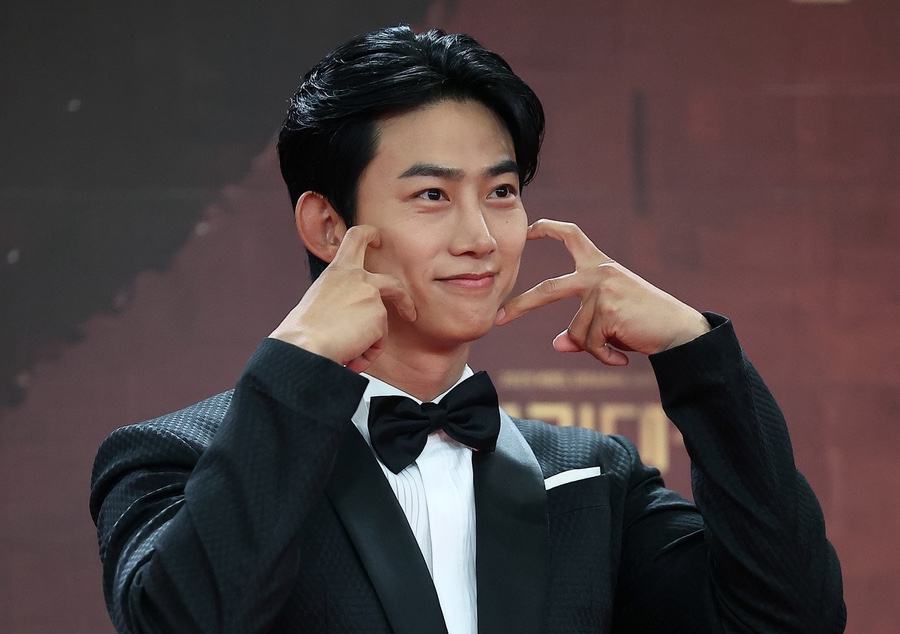 옥택연 와이프 얼굴 유출 논란 비공개 결혼식 객실 도둑 촬영에 사생활 침해 분노 예상보다 파장이 크다 이미지 6