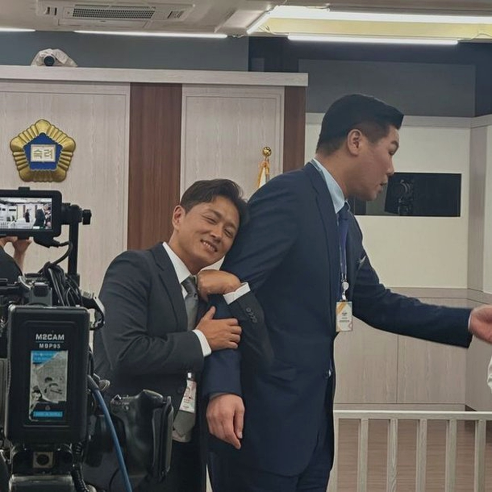 진태현 하차 이동건 논란 확산 논란이 다시 살아나는 중이다 이미지 6