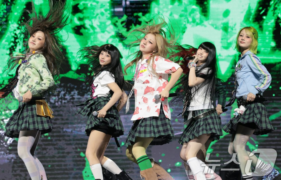 언차일드 핸드마이크 라이브 도전 이 장면 하나로 분위기가 달라졌다 이미지 2