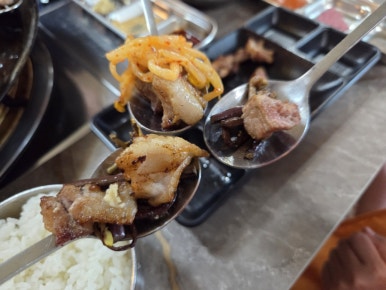 벼슬돼지 후기 사진