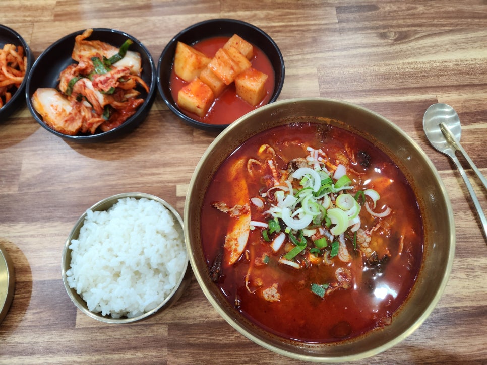 동광국밥 사진 6