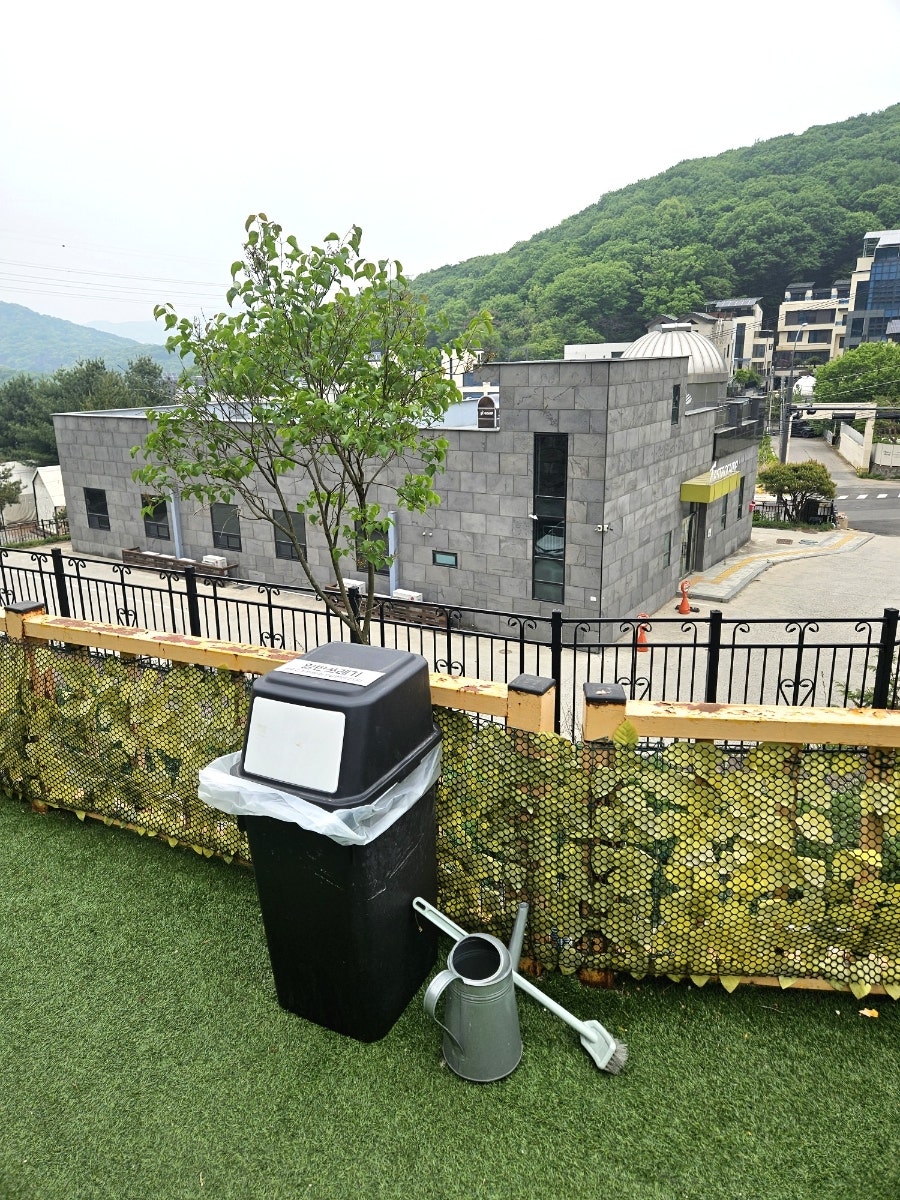 용인 별똥구리 애견카페: 멋진 뷰와 식사, 합리적 가격 — 사진 17