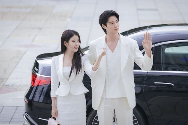 아이유 변우석 대군부부 첫날밤 왜 이 장면만 유독 반응이 클까 이미지 4