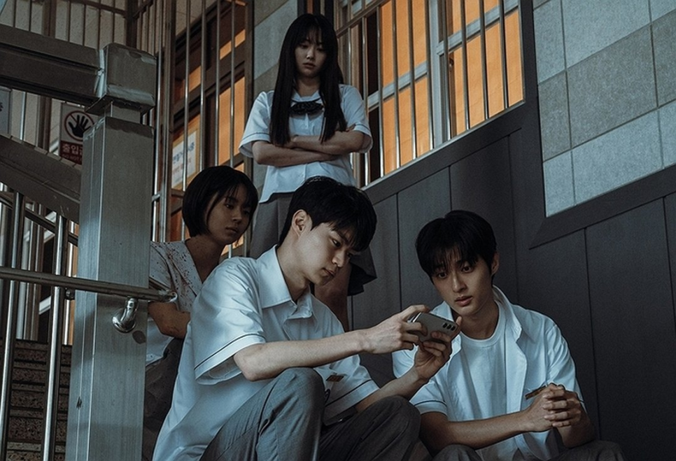 전소영 피칠갑 비하인드 공개 이 장면 하나로 분위기가 달라졌다 이미지 3