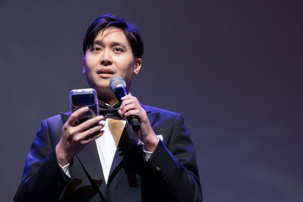 안필립 부여영화제 참석 영광 아버지 턱시도 입고 무대에 영상 하나로 반응 쏟아졌다 이미지 5