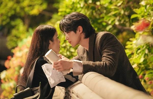 아이유 변우석 선상 키스신 OST 관계 하나로 흐름이 바뀌었다 이미지 5