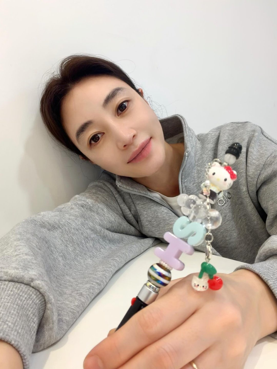 김혜수 빛나는 비주얼 아우라 55세에도 거리를 런웨이로 만들다 지금 보니 느낌이 완전히 다르다~! 이미지 1