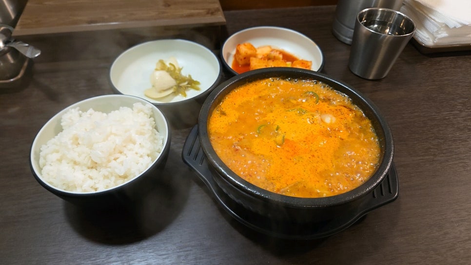연안옥칼순대국 신촌점 대표 사진