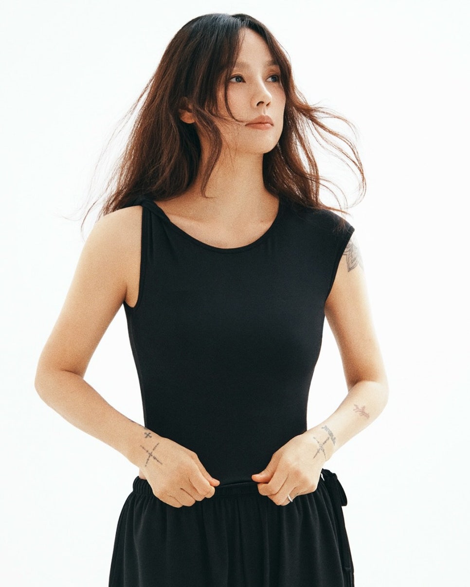 등이 이렇게 예뻤나? 이효리 군살 없는 뒤태 공개 최근 분위기가 확 바뀌었다 이미지 2