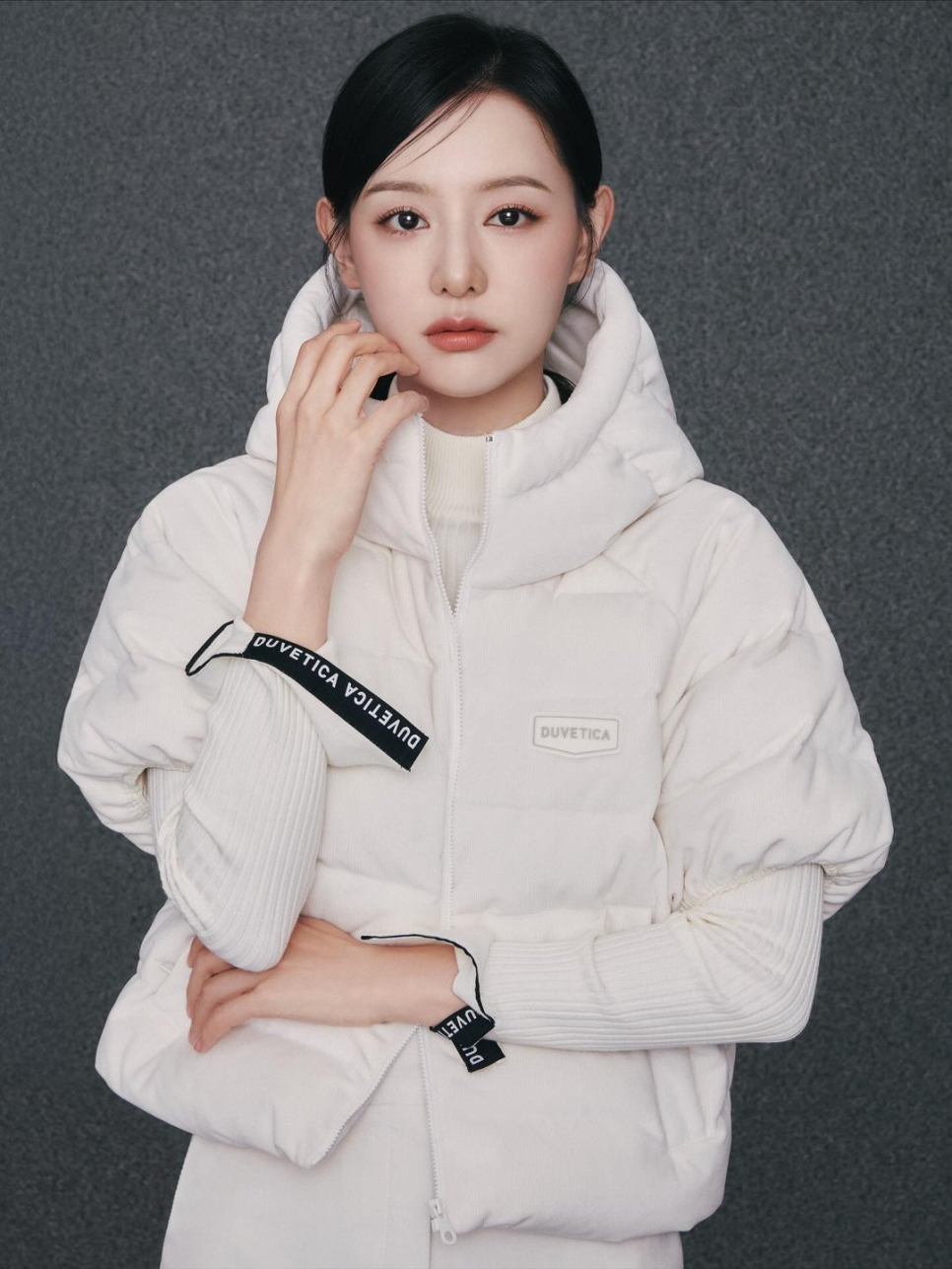 김지원 앞머리 변신 요즘 다시 관심이 커진 이유 이미지 1