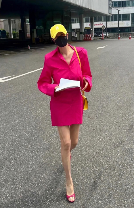 김혜수 170cm 각선미 화제 보고도 안 믿기는 무보정 뒤태 CG 인 줄 지금 보니 느낌이 완전히 다르 이미지 1