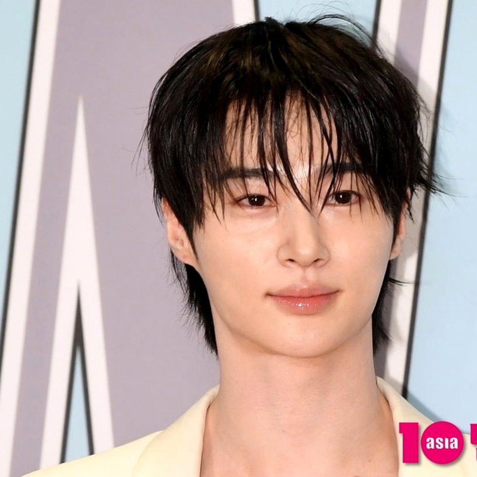 변우석 누나 지금 보니 느낌이 완전히 다르다~! 이미지 6