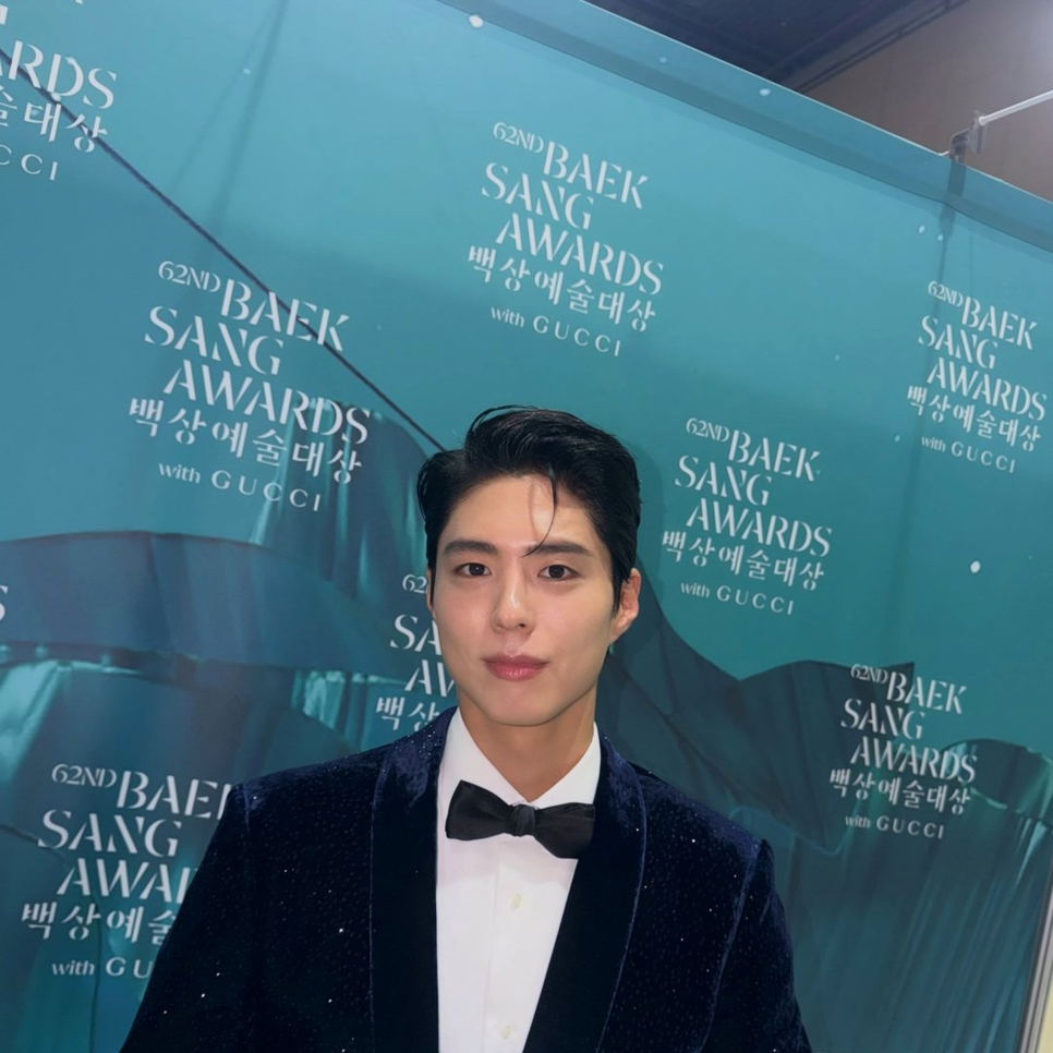 박보검 백상 뒤집은 왕자님 자태에 팬들 완전 멘붕 지금 보니 느낌이 완전히 다르다~! 이미지 5