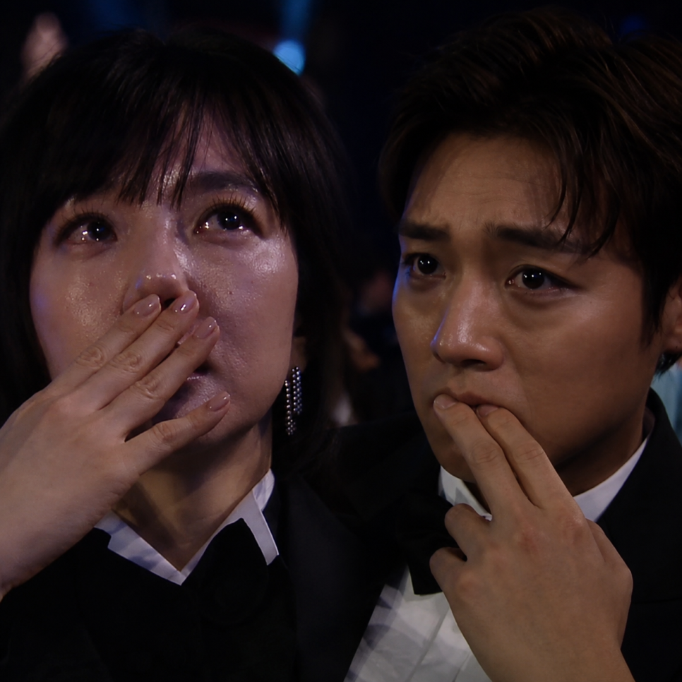 임수정 오열 박지훈 눈시울 백상예술대상 추모 무대 모두 울렸다 이 순간 이후 평가가 달라졌다 이미지 6