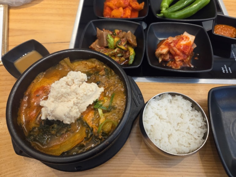 콩뼈숯뼈감자탕 회현역점 사진 6