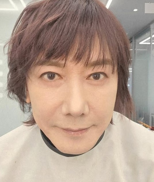 축가 부르러 갔더니 전여친이 신부.. 마지막 연애가 20년 전이라는 연예인 근황 하나로 분위기 바뀌었다 이미지 1