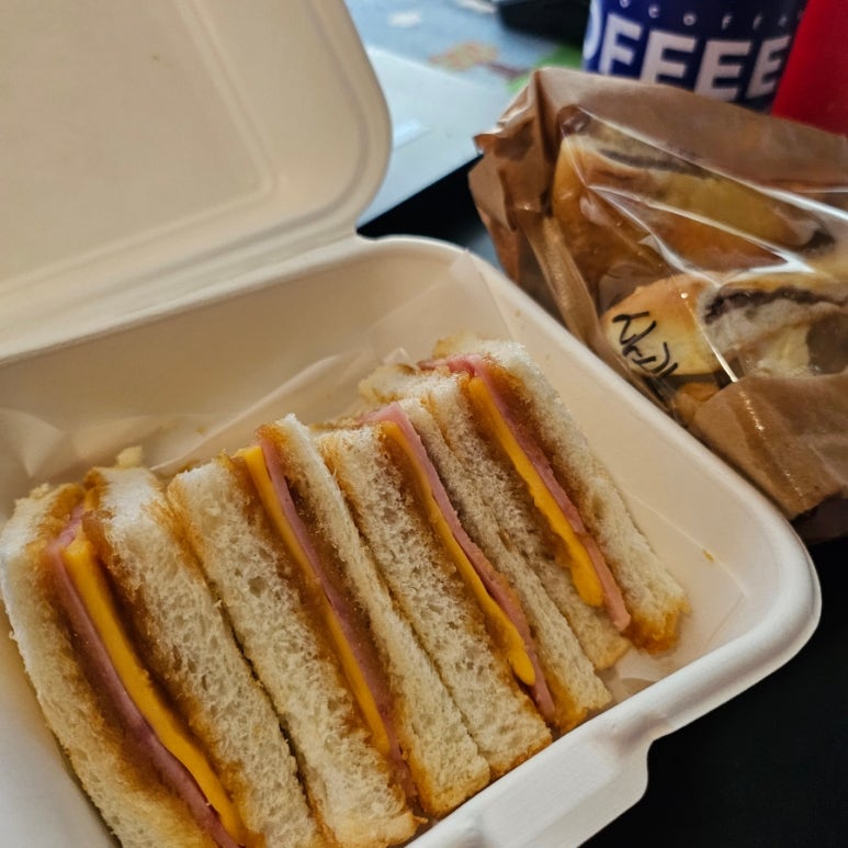 아토커피 논현점 사진 3