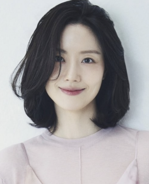 문채원 유튜브 패션 미니원피스였다 요즘 들어 반응이 커지고 있다 이미지 3