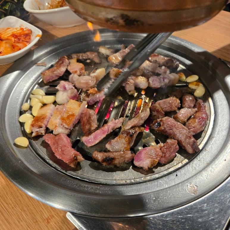 흑돼지삼백식당 서초점 사진 2