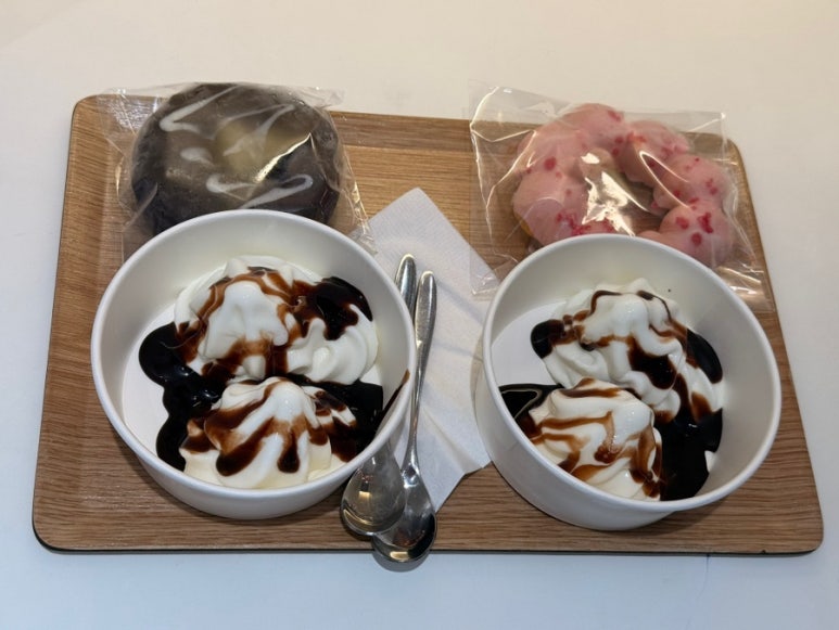 요고 프로즌요거트 홍대점 대표 사진