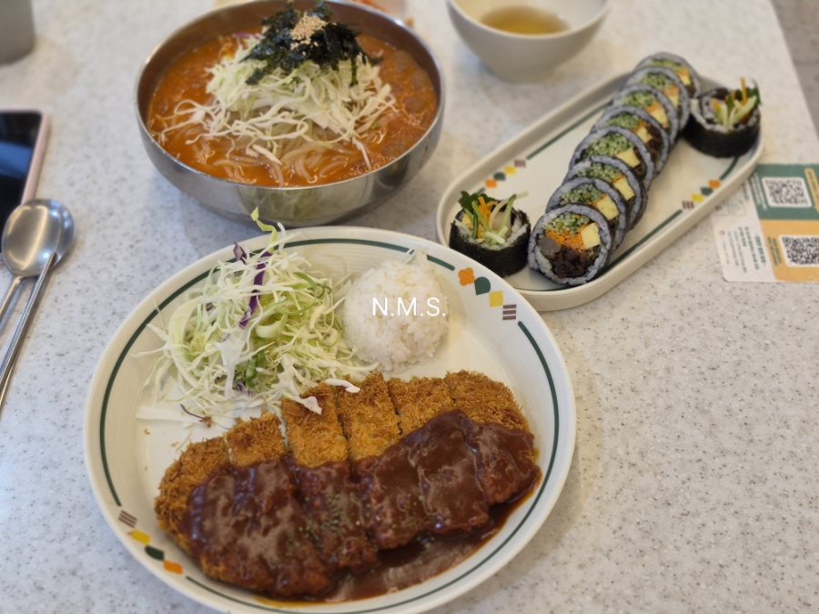 얌샘김밥플러스 영등포역점 사진 4