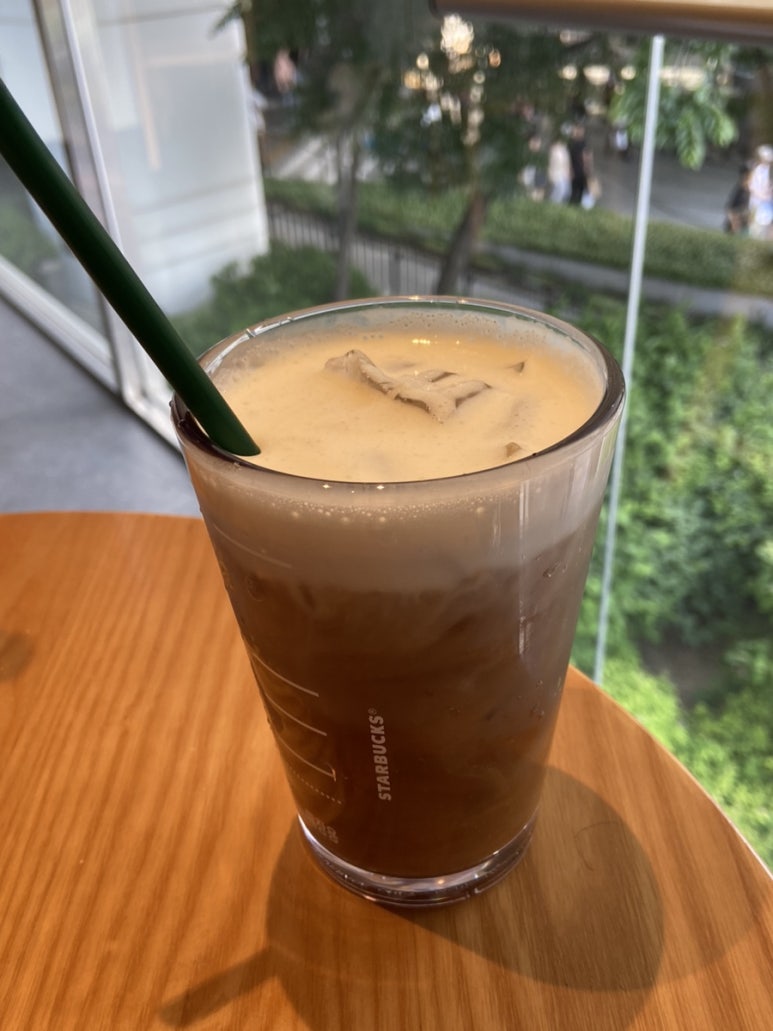 스타벅스 서교동사거리점 사진 8