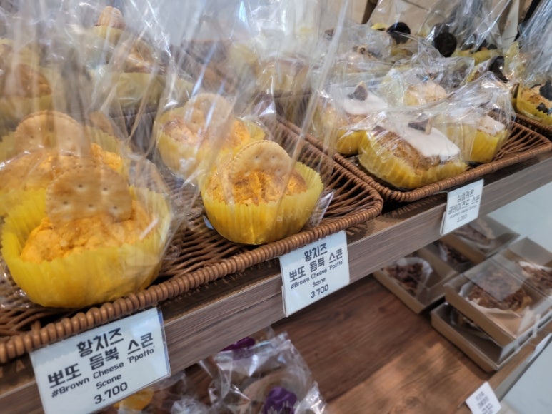카페카운티 홍대점 사진 4