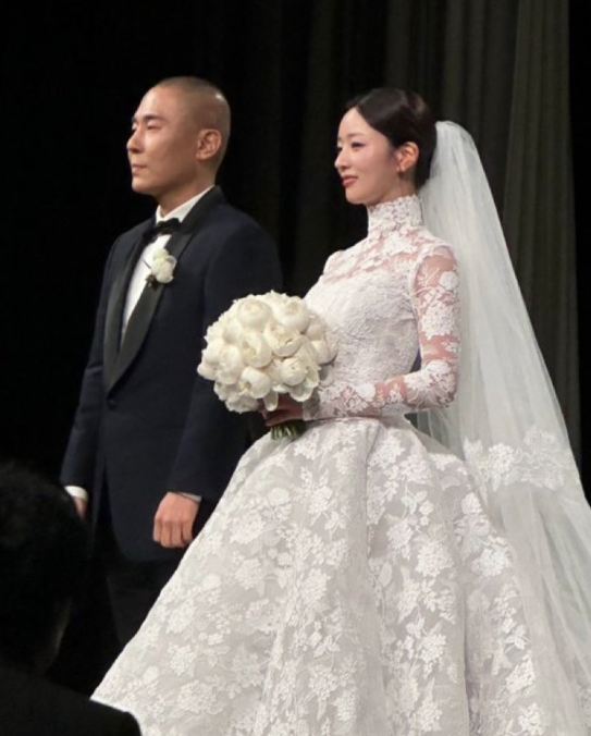 홍유경은 왔고 손나은은 없다 논란이 다시 살아나는 중이다 이미지 4