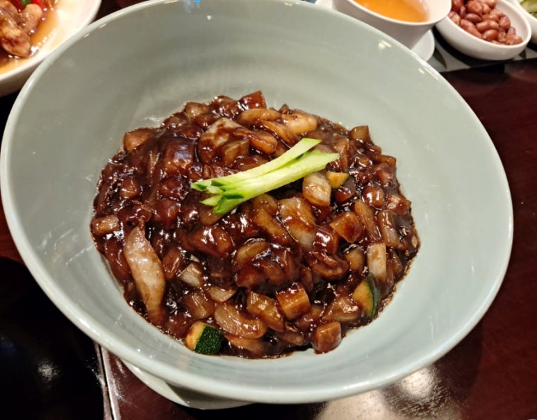 홍보각 사진 2