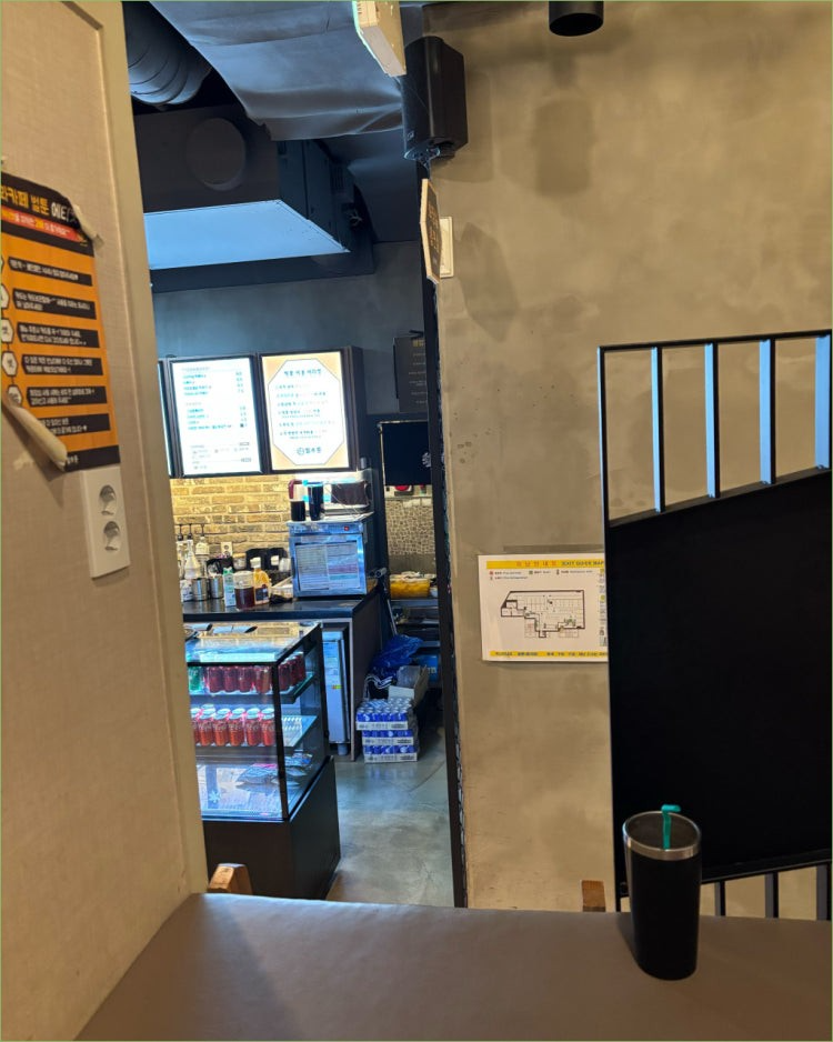 벌툰 인더스트리얼 홍대본점 사진 4