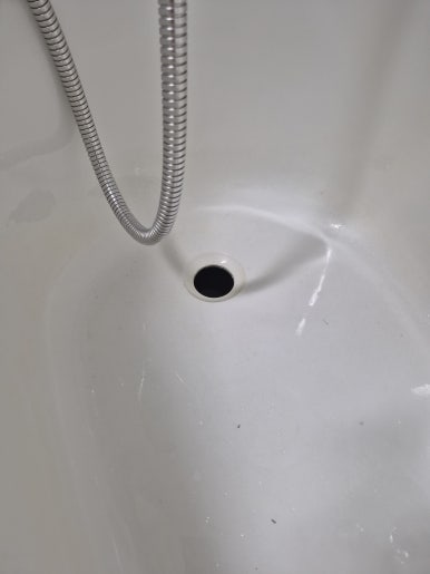 대전욕조배수구교체 유성구 노은동 욕조배수구트랩 깨짐 점검구 형식 마개로 마무리 사진 1