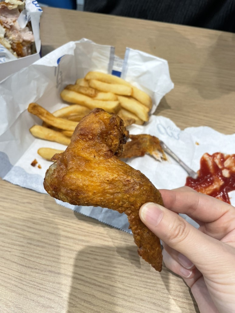 움버거앤윙스 제주삼화점 사진 8