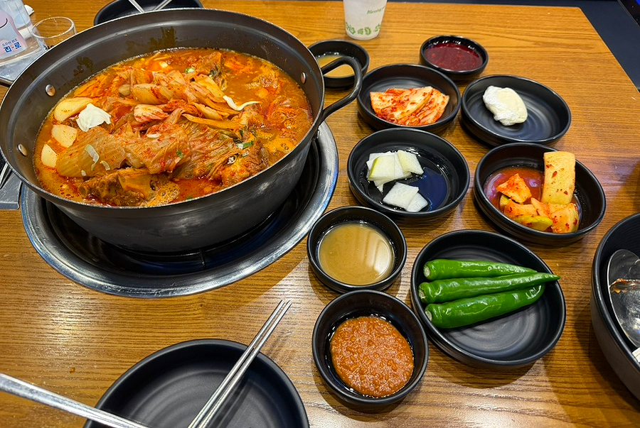 김윤이감자탕&뼈숯불구이 영통점 사진 2
