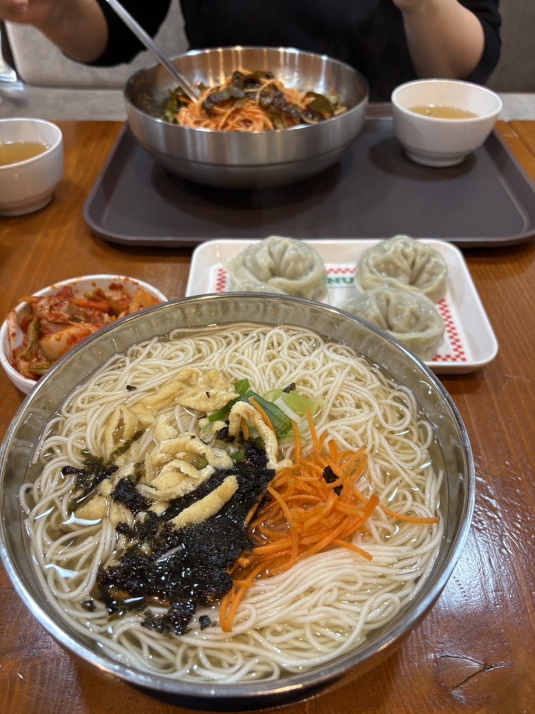 서울국수앤김치샐러드 사진 6