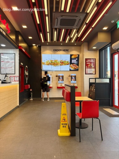 KFC 수원망포점 사진 5
