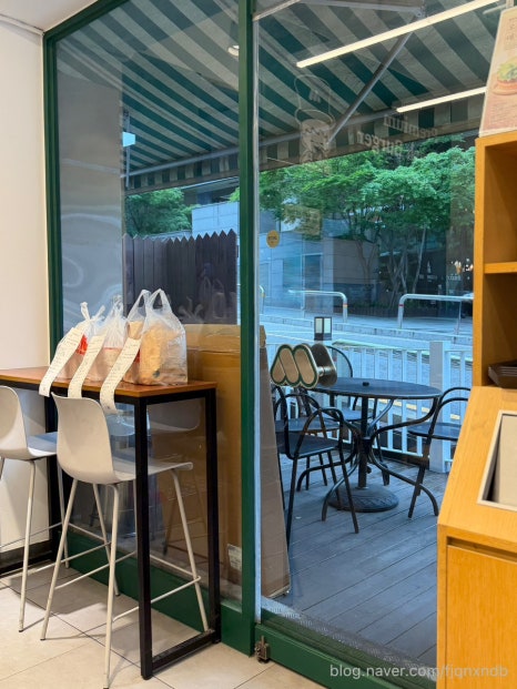 모스버거 익스프레스 강남구청역점 사진 6