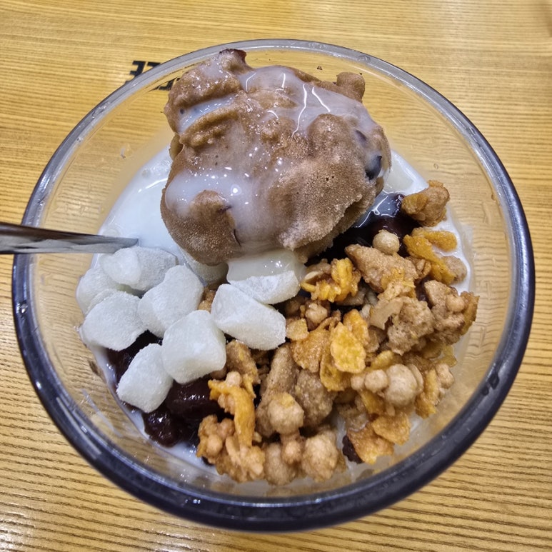 메가MGC커피 경성고입구사거리점 사진 7