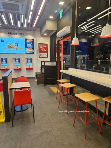 KFC 수원망포점 사진 2
